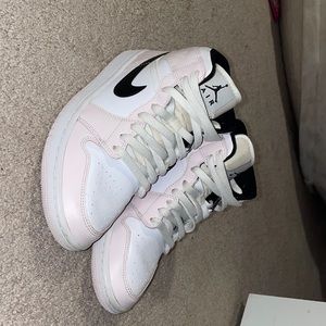 Air Jordan 1 ‘barely rose’